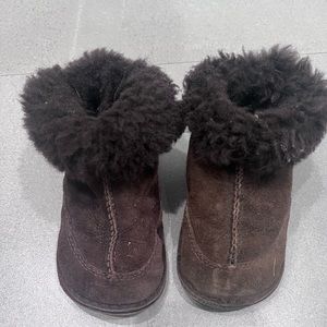 Ugg baby booties size Large